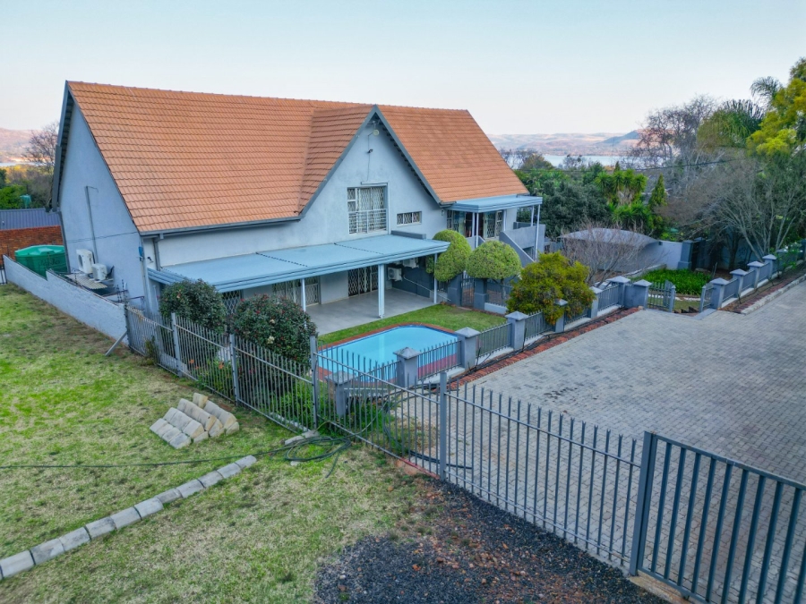 6 Bedroom Property for Sale in Schoemansville North West